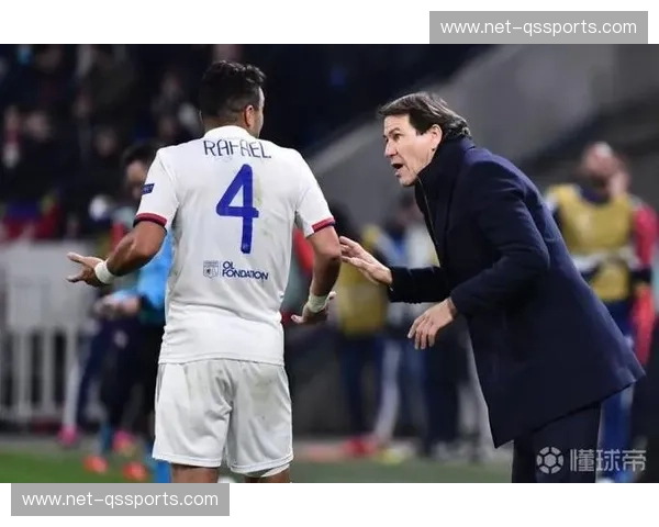 里昂VS贝西克塔斯:欧战烽烟再起,当“法兰西优雅”撞上“土耳其狂热”